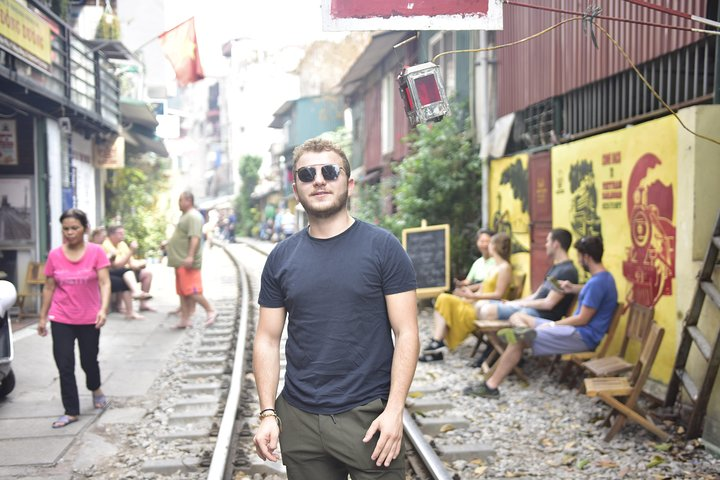 Hanoi is a fantastic train track. - Photo 1 of 5