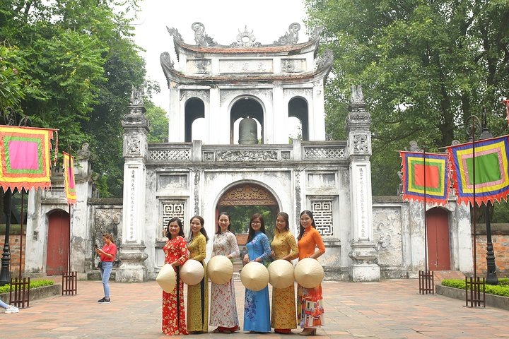 Hanoi: Tradditional Ao Dai & Non La Rental - Photo 1 of 15