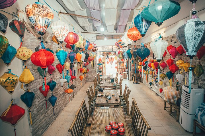 Hoi An Full Lantern Making Class- A special Foldable lantern - Photo 1 of 18