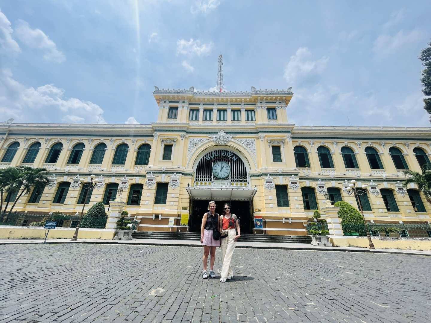 Iconic Saigon Daytime History & Sightseeing By Car - Photo 1 of 8