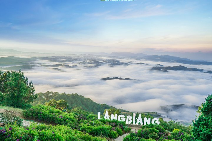 Langbiang Peak - Datanla falls - Crazy House - Coffee farm  - Photo 1 of 25