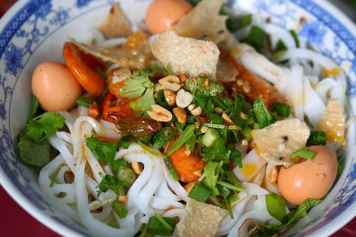 Local sea food dishes from the vendors on the sidewalk of Hoi An by bike - Photo 1 of 6