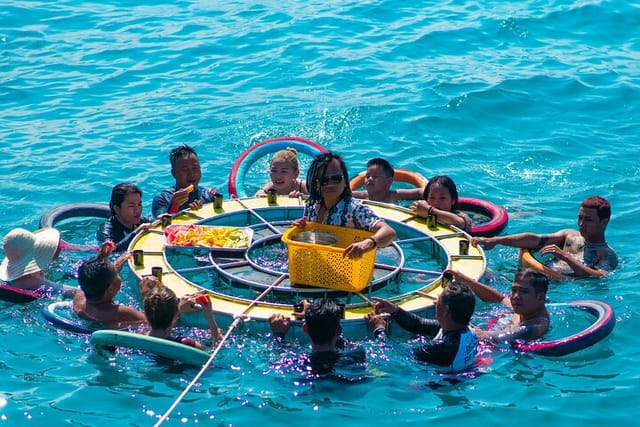 Nha Trang Happy Boat Trip Included Floating Bar And Lunch - Photo 1 of 14