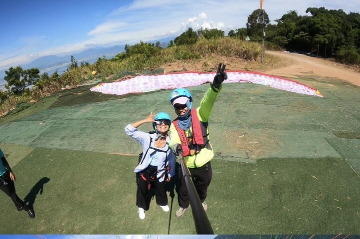 Paragliding Experience in Da Nang - Photo 1 of 6