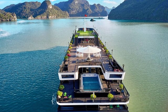 Rita Cruise A Place to Relax in Ha Long Bay - Lan Ha Bay (2D1N)