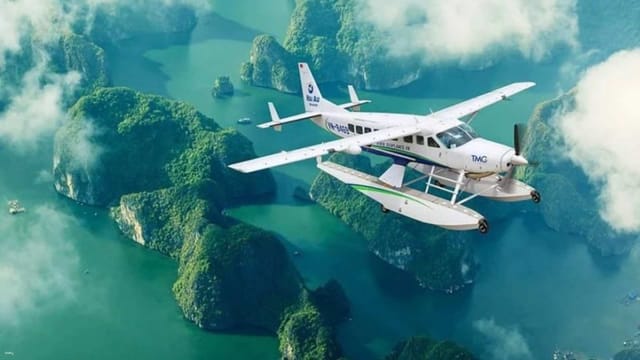 seaplane-sightseeing-tour-ha-long-bay_1