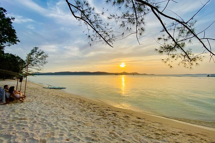 Sunset on the sea border Vietnam - Cambodia by US Army Jeep - Photo 1 of 20