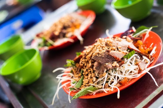 Street Food Tour in Hanoi by walking