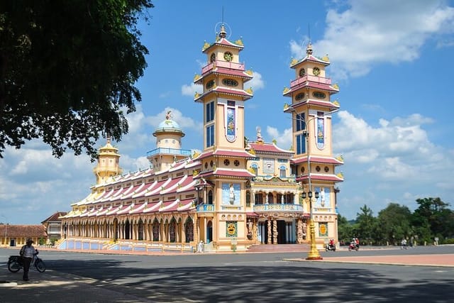 Cao Dai Temple