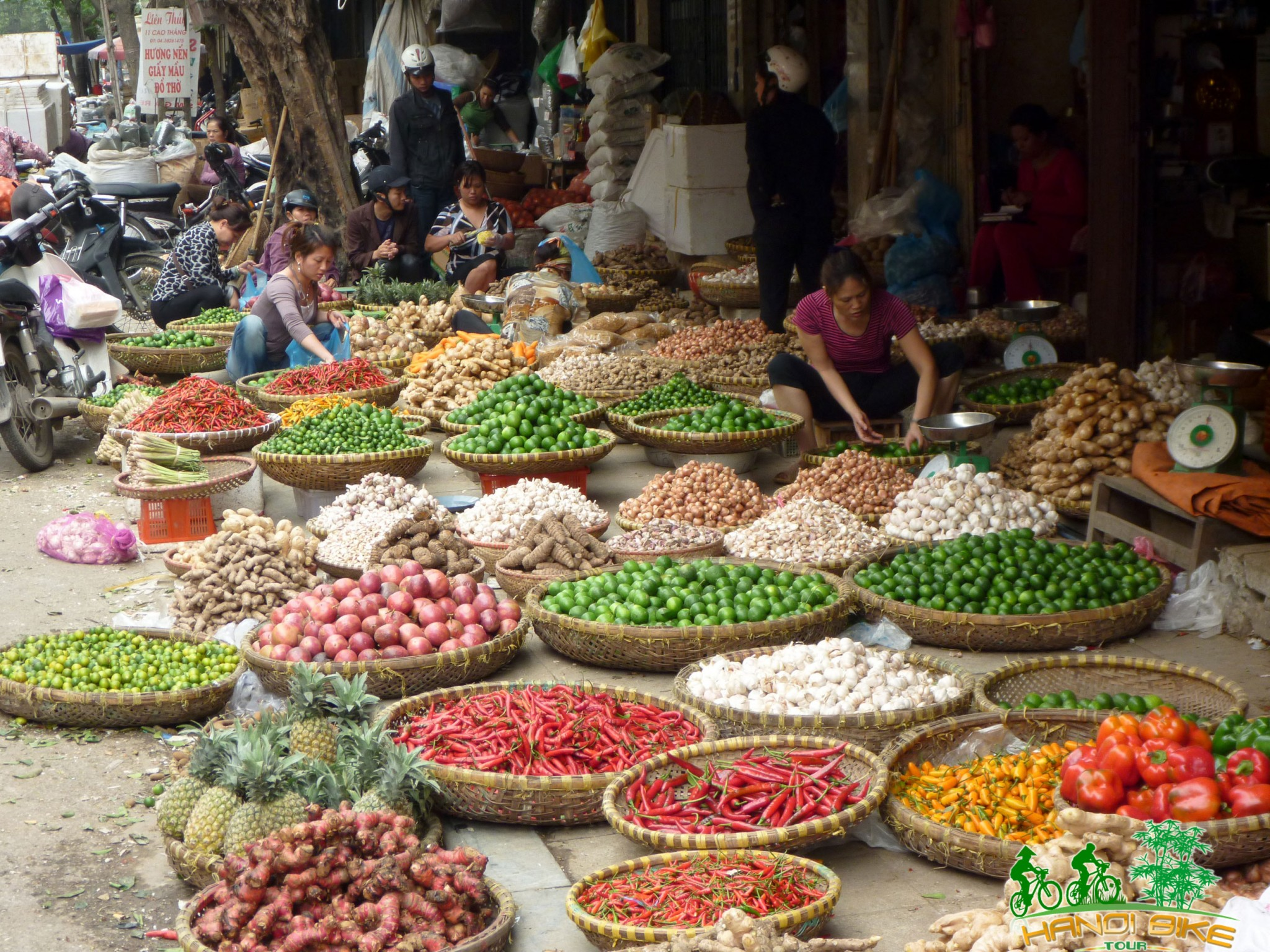 Vietnamese Market Tour and Cooking Class in Saigon City - Photo 1 of 4