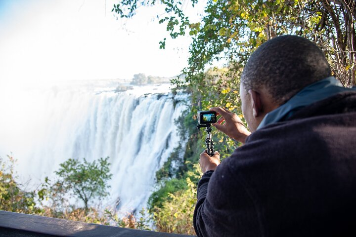 Guided Tour of the Falls - Photo 1 of 8